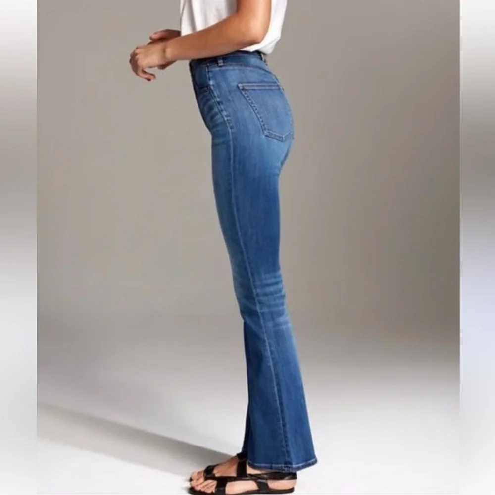 Aritzia Denim Forum Jane Mid Rise Boot Cut Cotton Lyocell Blue Jeans Size 27 - Picture 3 of 13